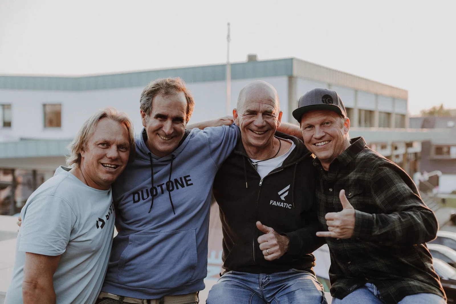 Businessfotografie — Teamporträt im Außenbereich