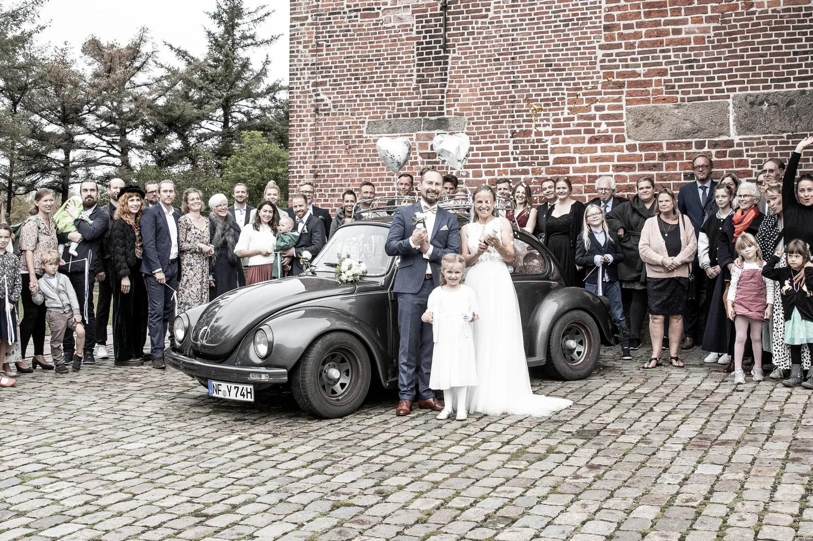 Hochzeitsfotograf Sylt — Brautpaar in den Dünen