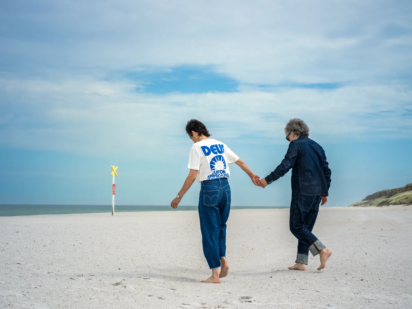 Porträtfotografie — Paar am Strand im Sommerlicht